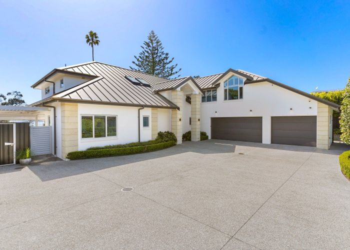  at 40 Oceania Place, Mellons Bay, Auckland