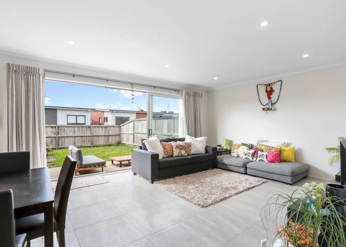  at 52 Vincent McGrath Crescent, Swanson, Waitakere City, Auckland