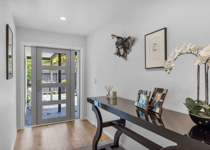  at 2/16 Hawthorne Street, Strowan, Christchurch
