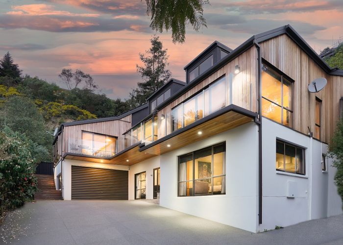  at 2 Cannon Hill Crescent, Mount Pleasant, Christchurch City, Canterbury