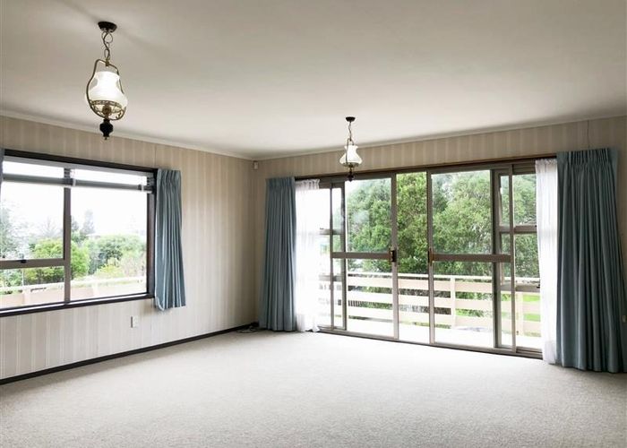  at 42 Miltonia Ave, Te Atatu South, Waitakere City, Auckland