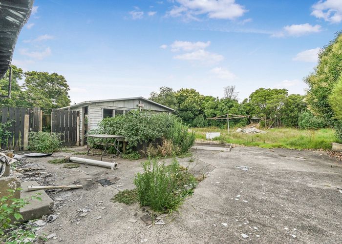  at 24 Paul Crescent, Fairfield, Hamilton