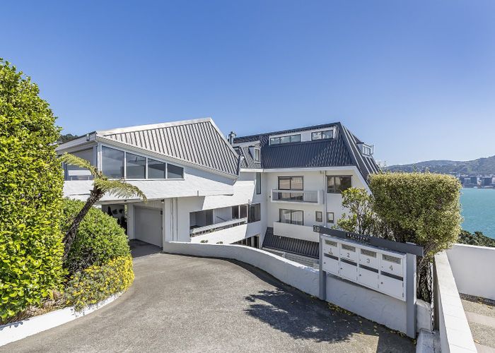  at 2/30 The Crescent, Roseneath, Wellington