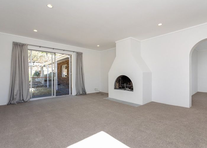  at 36 Stapleford Cres, Browns Bay, North Shore City, Auckland
