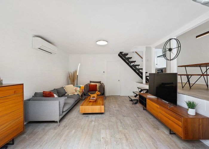  at Flat 3/52 Fruitvale Road, New Lynn, Waitakere City, Auckland