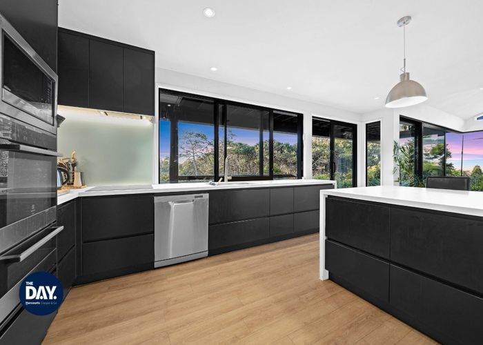  at 8 Aberdeen Road, Campbells Bay, North Shore City, Auckland