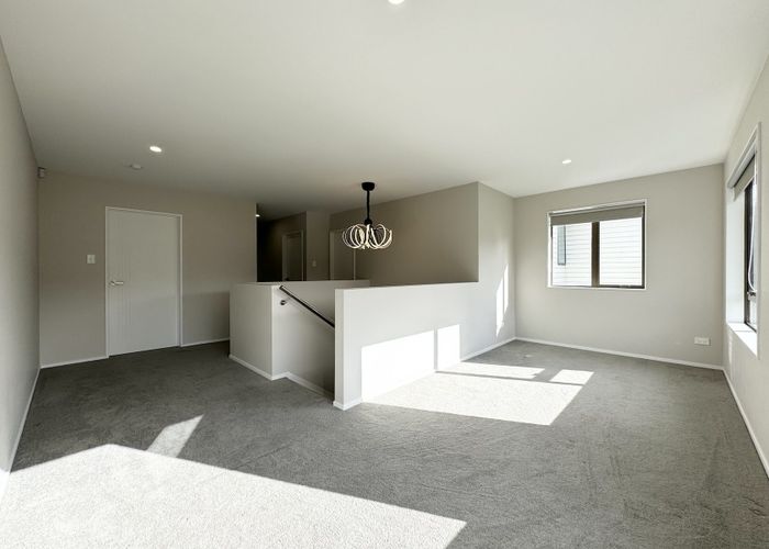  at 6A St Catherine Crescent, West Harbour, Waitakere City, Auckland