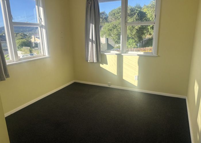  at 4 Mackelvey Place, Tawa, Wellington, Wellington