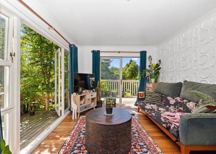  at 52 Opanuku Road, Henderson Valley, Auckland