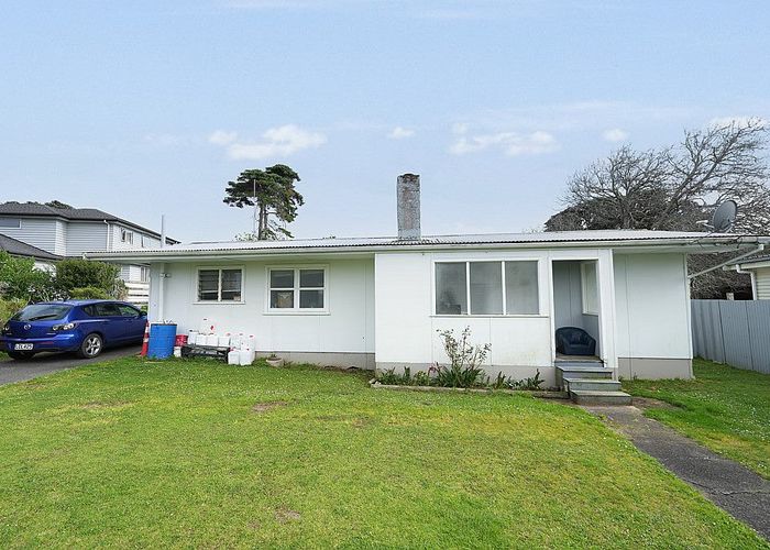  at 2 Mary Place, Favona, Auckland