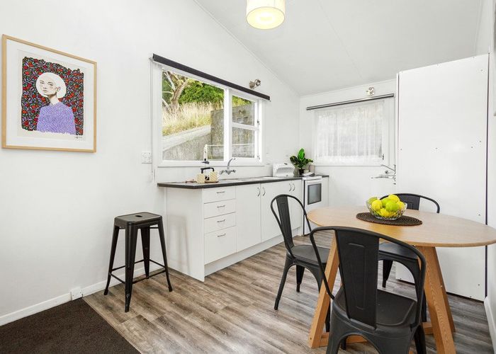  at 6C Rewa Terrace, Tawa, Wellington