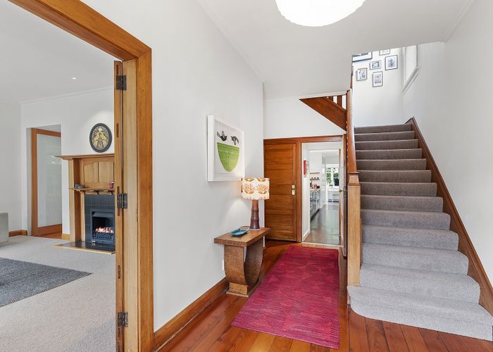  at 25 Glen Road, Kelburn, Wellington