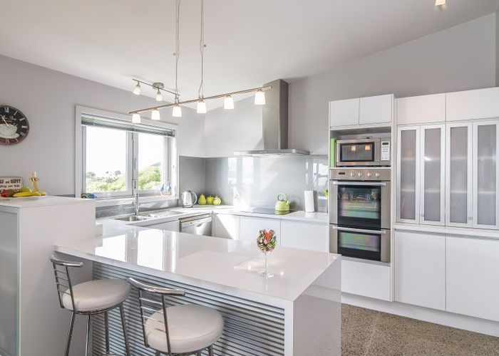  at 5 Ocean Vista Lane, Paraparaumu