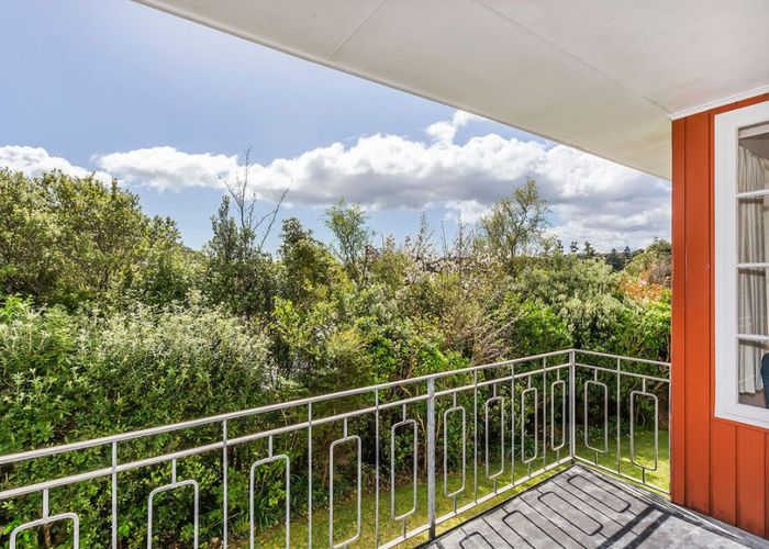  at 5 Keel Place, Whitby, Porirua