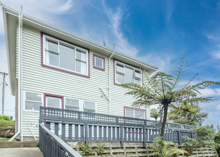  at 30 Robert Street, Newlands, Wellington
