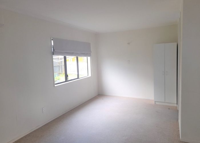 at 29a De Quincey Terrace, Highland Park, Manukau City, Auckland