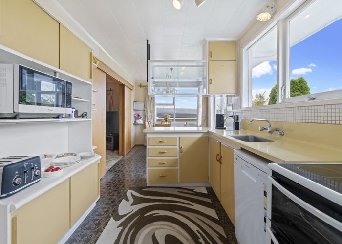  at 76 Taylor Road, Mangere Bridge, Auckland