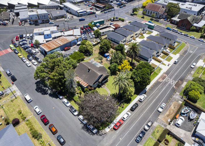  at 8 Alexander Street, Otahuhu, Auckland