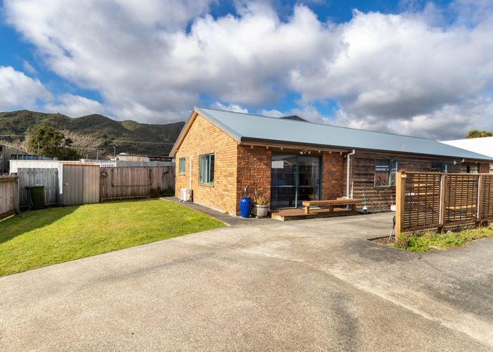  at 1/4 Ipswich Grove, Wainuiomata, Lower Hutt, Wellington