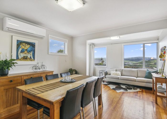  at 8 Paparangi Crescent, Paparangi, Wellington