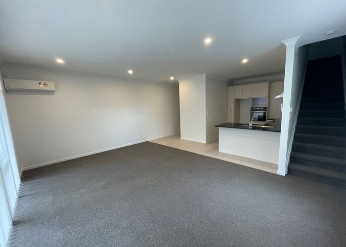 at 1/44 Carlos Drive, Flat Bush, Manukau City, Auckland