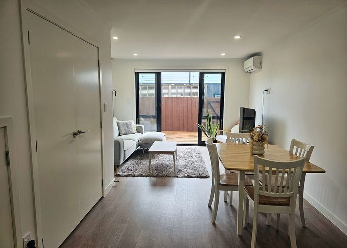  at 2/3 Rimu Road, Mangere Bridge, Auckland