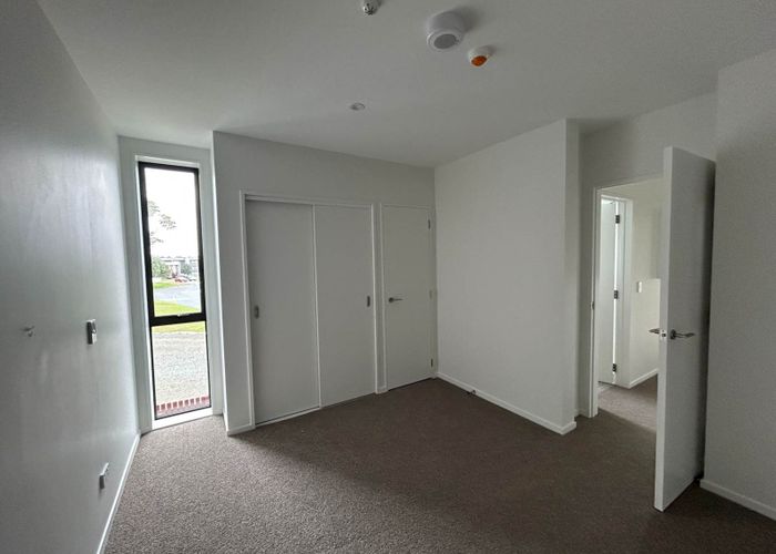  at 2/6 Treasure Lane, Te Atatu South, Waitakere City, Auckland
