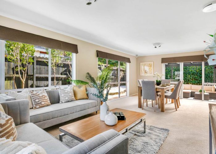  at 5 Sorbonne Close, Albany, Auckland
