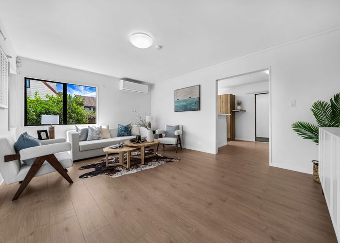  at 1/82 Aviemore Drive, Highland Park, Manukau City, Auckland