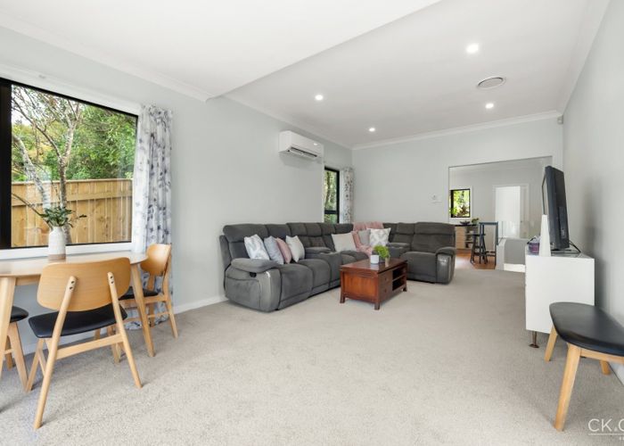  at 24 Miromiro Rd, Normandale, Lower Hutt, Wellington
