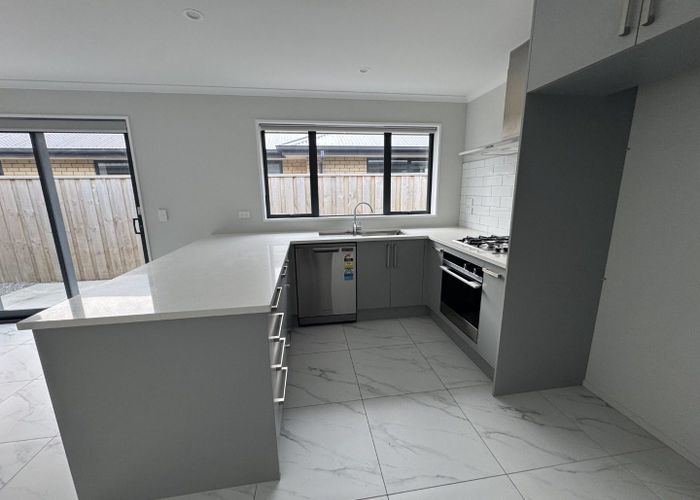  at 11 Nathaniel Archer Street, Woodend, Woodend