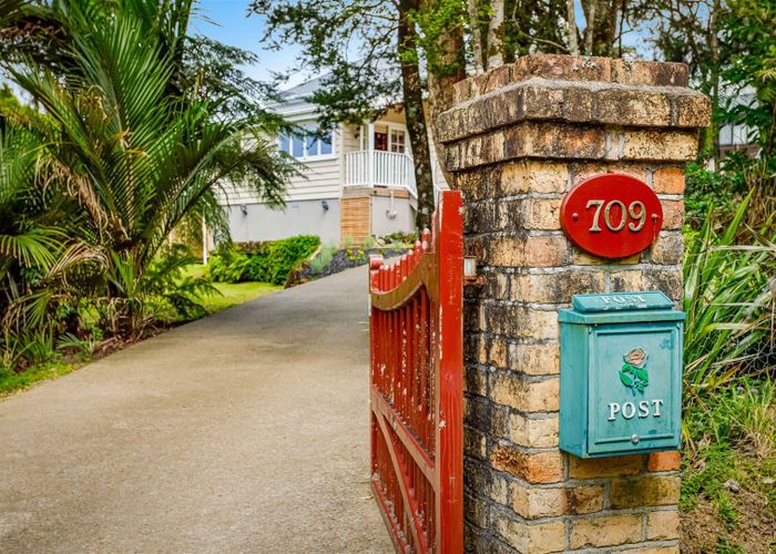  at 709 Scenic Drive, Henderson Valley, Auckland