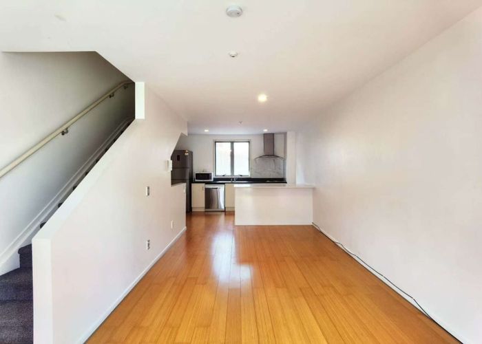  at 26/10 Ruru Street, Eden Terrace, Auckland City, Auckland