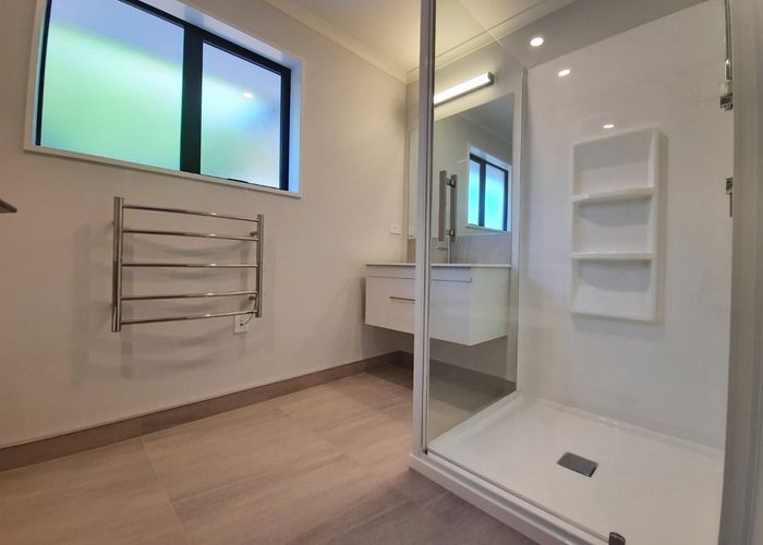  at 6 Kirkdale Place, Avonhead, Christchurch City, Canterbury