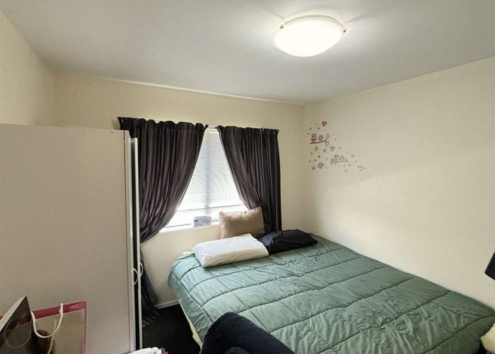  at 1b Brockhall Lane, Avonhead, Christchurch City, Canterbury