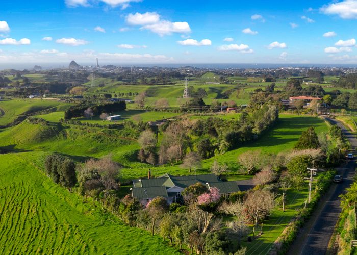  at 10 Sealy Road, Omata, New Plymouth