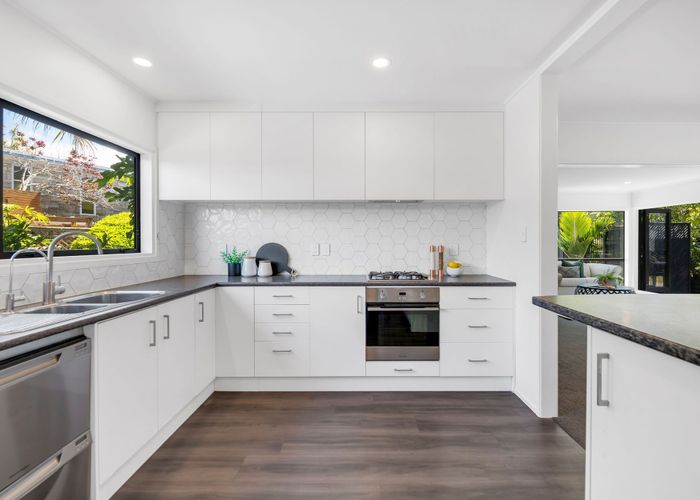  at 12 Quibray Place, Botany Downs, Manukau City, Auckland