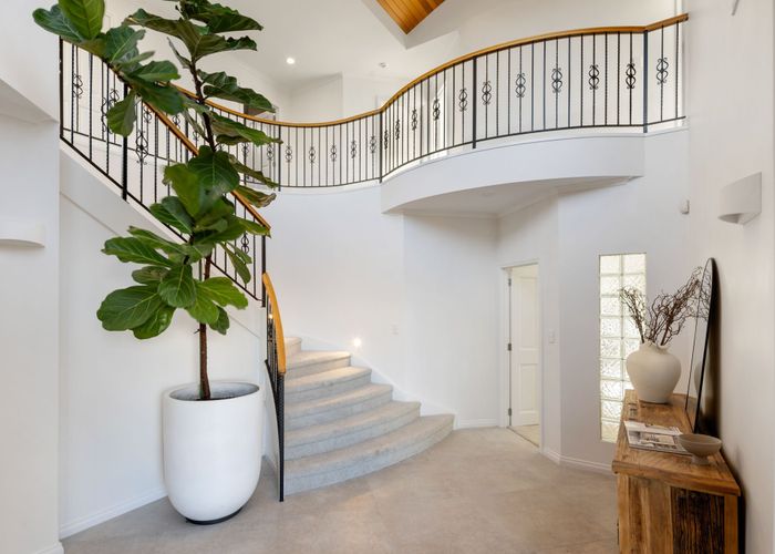  at 5 Ashmore Court, Huntington, Hamilton