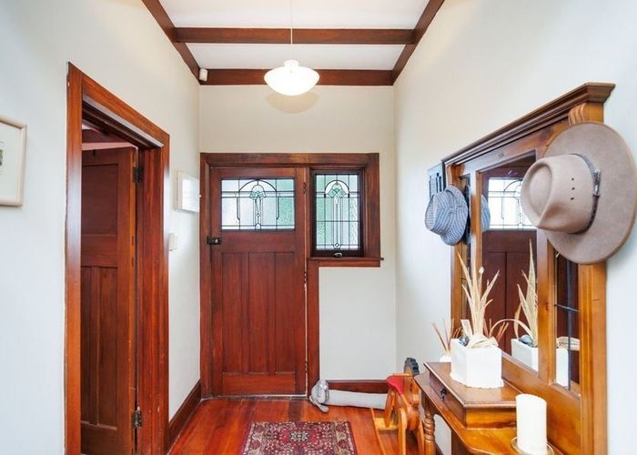  at 8 Burns Avenue, Takaro, Palmerston North, Manawatu / Whanganui