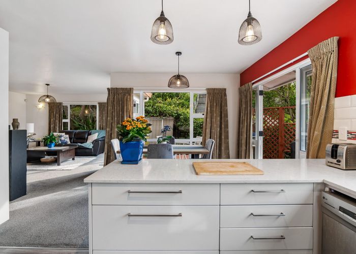  at 2/26 Beaudine Avenue, Glenfield, Auckland