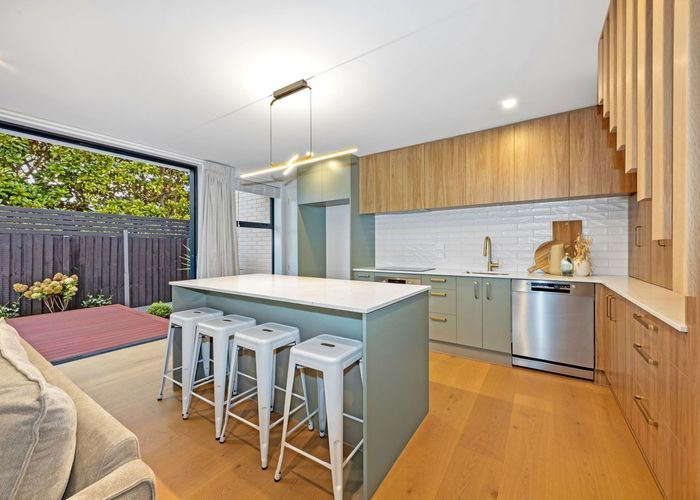  at 1/100 Innes Road , St. Albans, Christchurch City, Canterbury