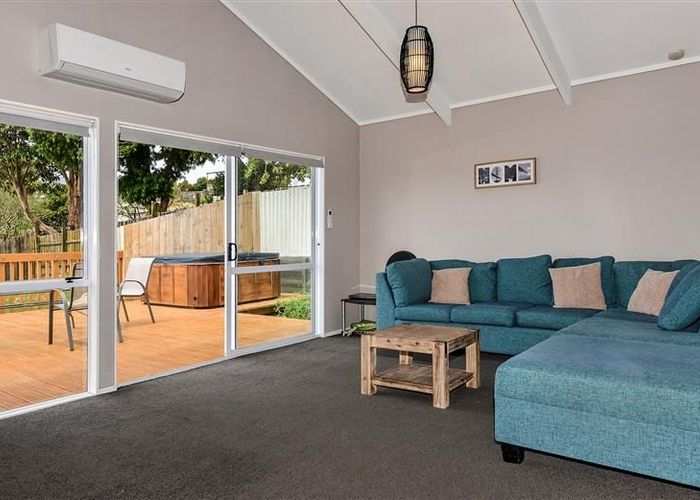 at 44B Lilburn Crescent, Massey, Waitakere City, Auckland