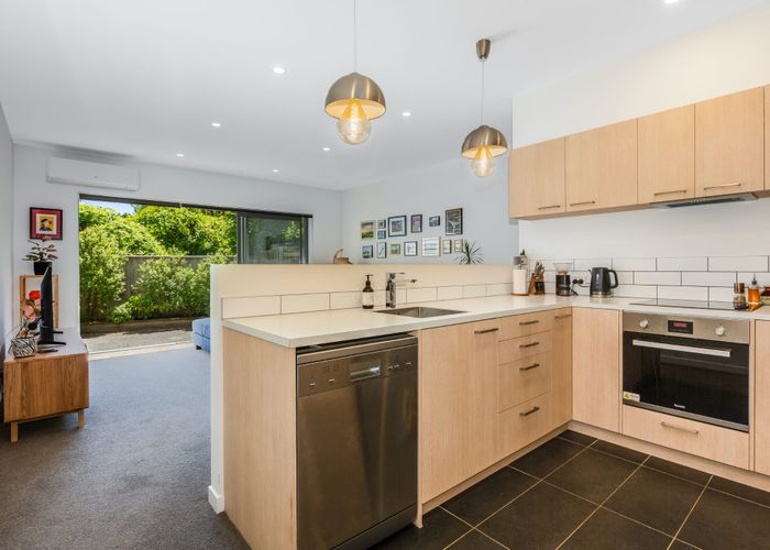  at 12/7 Handyside Street, Tawa, Wellington