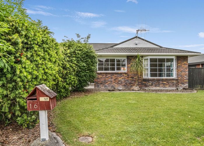  at 16 Rosebank Avenue, Kelvin Grove, Palmerston North, Manawatu / Whanganui