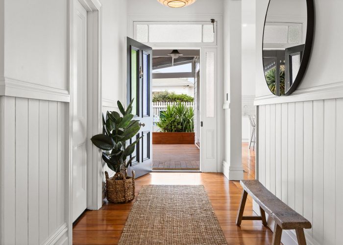  at 27 Napier Terrace, Hospital Hill, Napier