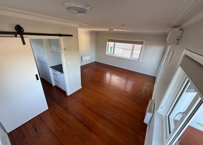  at 105 Lincoln Road, Henderson, Waitakere City, Auckland