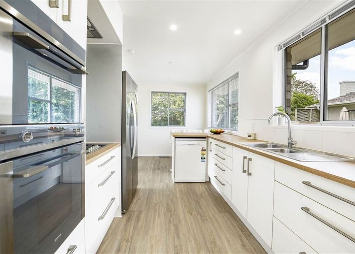  at 49 Rhonda Avenue, Deanwell, Hamilton