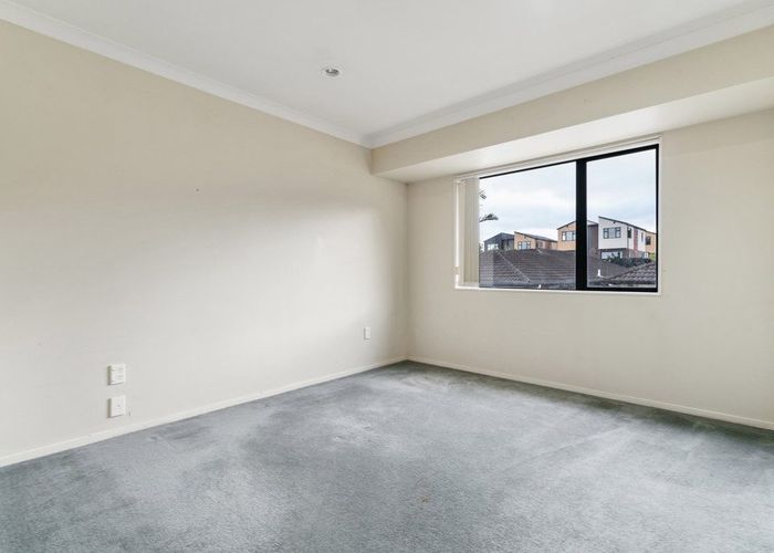  at 52 Saralee Drive, Manurewa, Auckland