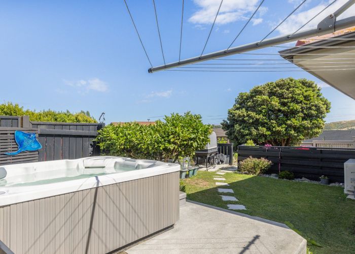  at 2/39 Kinloch Place, Papakowhai, Porirua