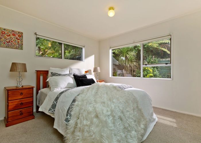  at 2/25 Woodlands Crescent, Browns Bay, North Shore City, Auckland